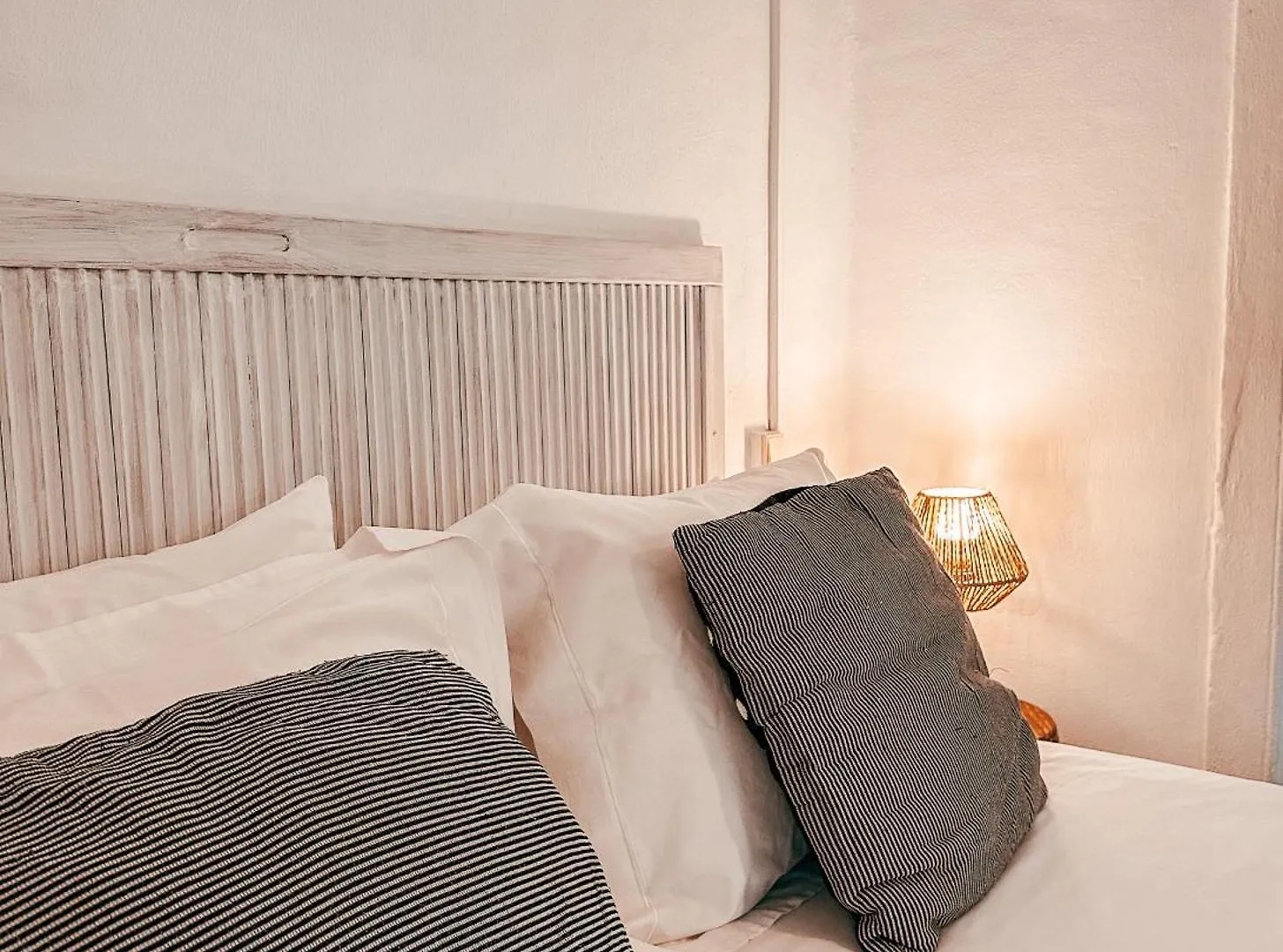 Typical Lisbon Apartment By Gt House
